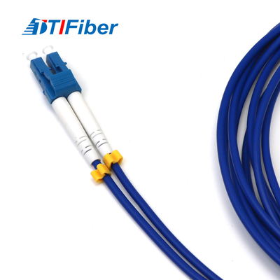 Con varios modos de funcionamiento unimodal acorazado del cordón de remiendo de la fibra óptica del conector del Upc APC