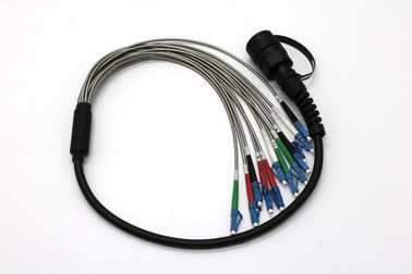 12 prenda impermeable al aire libre IP65 de la chaqueta del negro del cordón de remiendo de la fibra óptica de los corazones MPO-LC