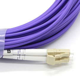 Cable con varios modos de funcionamiento de la red de la fibra óptica OM5, ventajas púrpuras a dos caras de 50/125 remiendo de la fibra