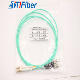 Tipos a dos caras diámetro OM3 LC/UPC-ST/UPC de los 2.0MM del conector de cables del remiendo de la fibra óptica