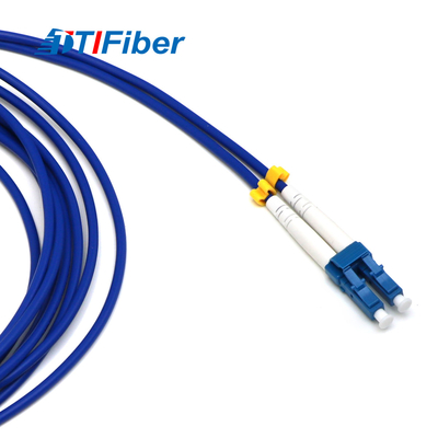 Con varios modos de funcionamiento unimodal acorazado del cordón de remiendo de la fibra óptica del conector del Upc APC
