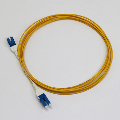 LC Uniboot Zip Cod Singlemode G657.A1 BendInsensible Duplex 2mm LSZH Baja pérdida 0,15dB Cordón de parche de fibra