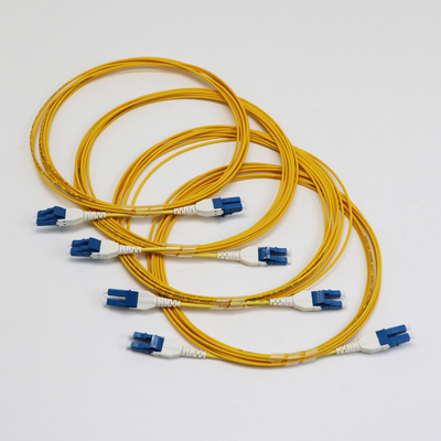 LC Uniboot Zip Cod Singlemode G657.A1 BendInsensible Duplex 2mm LSZH Baja pérdida 0,15dB Cordón de parche de fibra