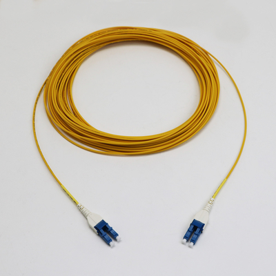 Uniboot LC Fiber Jumper 1M LC UPC a LC UPC Modo único G657.A1 BendInsensible 2mm LSZH Baja pérdida 0,15dB Cordón de parche de fibra