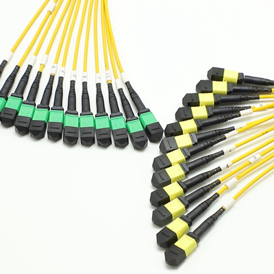 Cables MPO Fanout de baja pérdida Núcleo de gran cantidad 1M 144F SMG657A1 MPO APC a MPO APC Breakout Cord de parche de fibra óptica