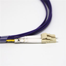 Cordón de remiendo a dos caras con varios modos de funcionamiento de la fibra óptica del OEM OM4 con el conector del LC/del UPC