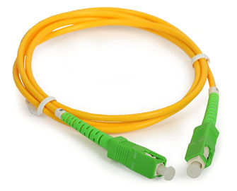 Red CATV SC / APC Cordón de parche de fibra óptica con fibra G657A