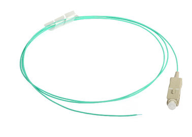 La coleta de la fibra óptica del LC Mulitimode con el cable anaranjado/la aguamarina telegrafía